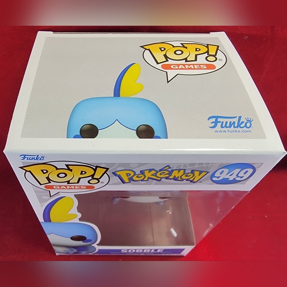 Sobble funko # 949 (nib) with pop protector - Picture 4 of 7